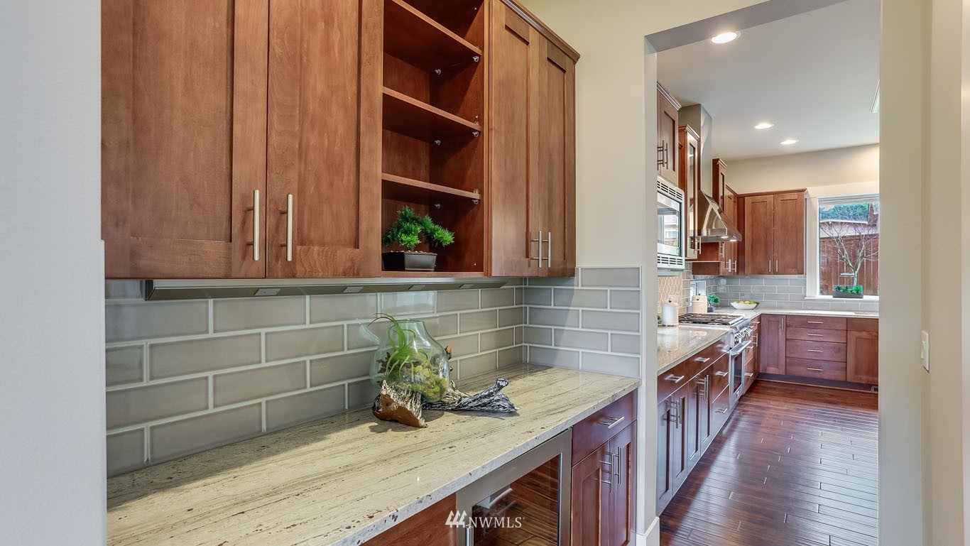 6522 Southeast 6th Street Renton, WA 98059 - Photo 9 of 30