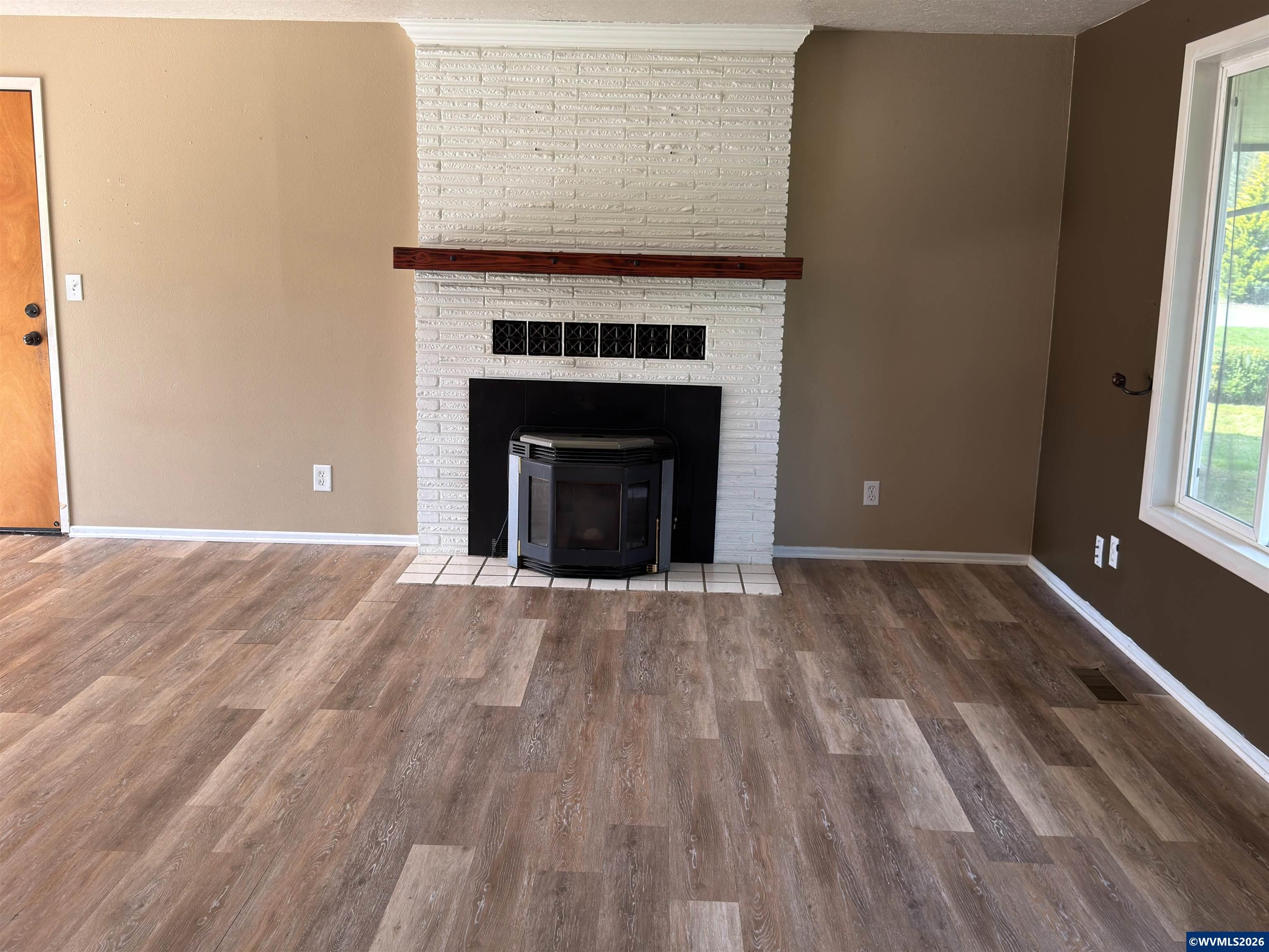 442 Cedar Street Lyons, OR 97358 - Photo 2 of 21