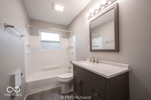 $1,100 | 823 Iowa Street, Indianapolis, IN 46203