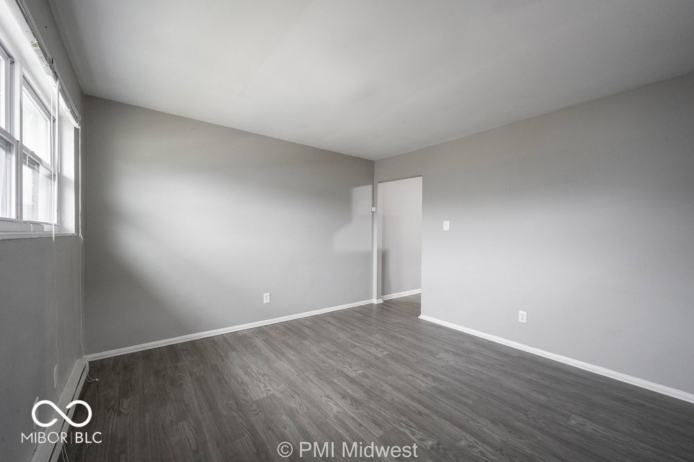 823 Iowa Street Indianapolis, IN 46203 - Photo 3 of 15