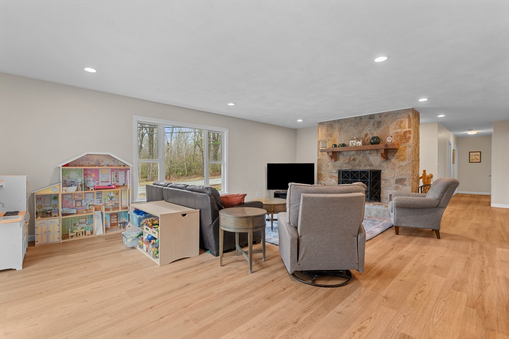 78 Asnebumskit Road Paxton, MA 01612 - Photo 11 of 38