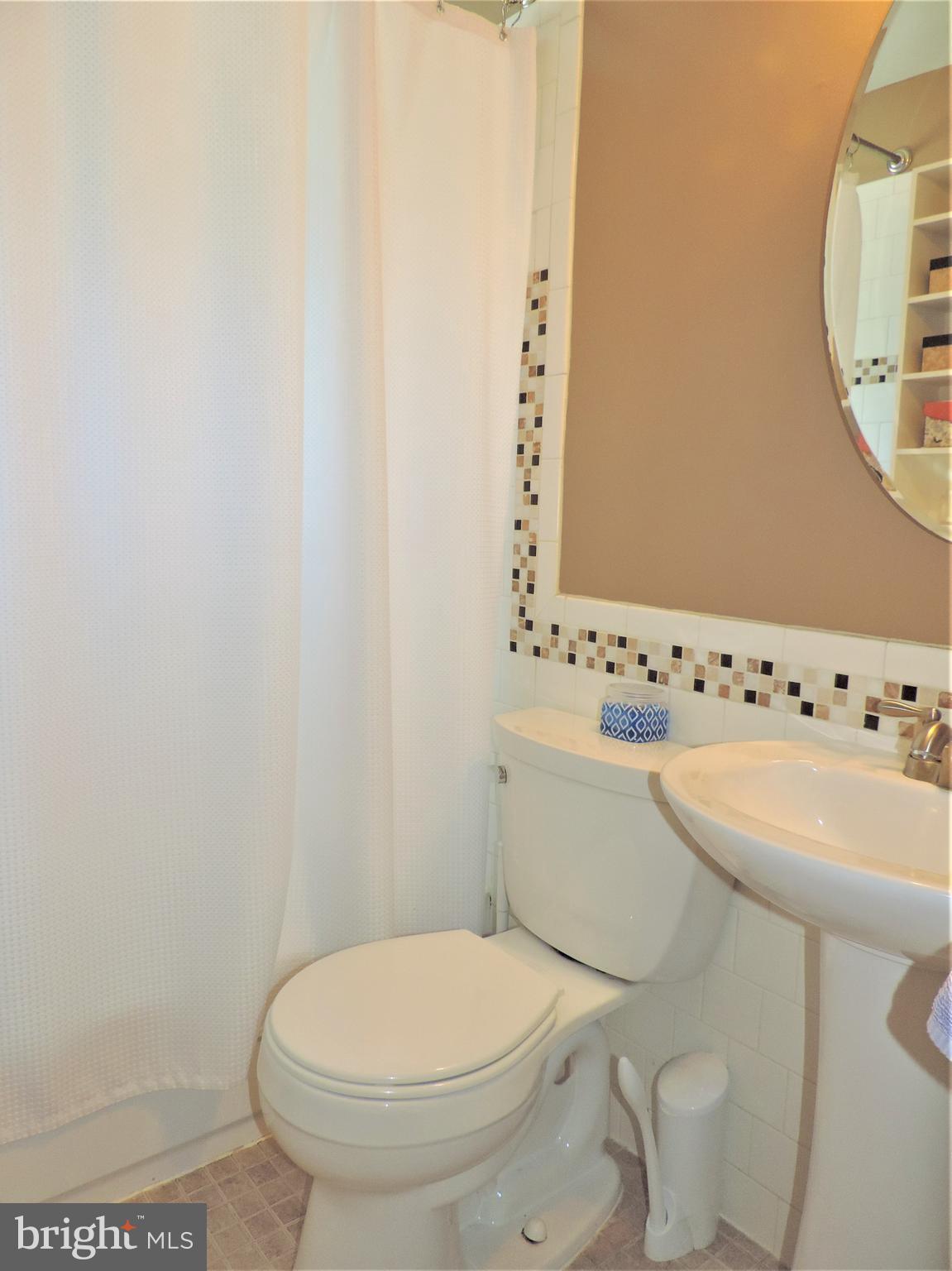 1030 Elm Road Baltimore, MD 21227 - Photo 12 of 22 Bath