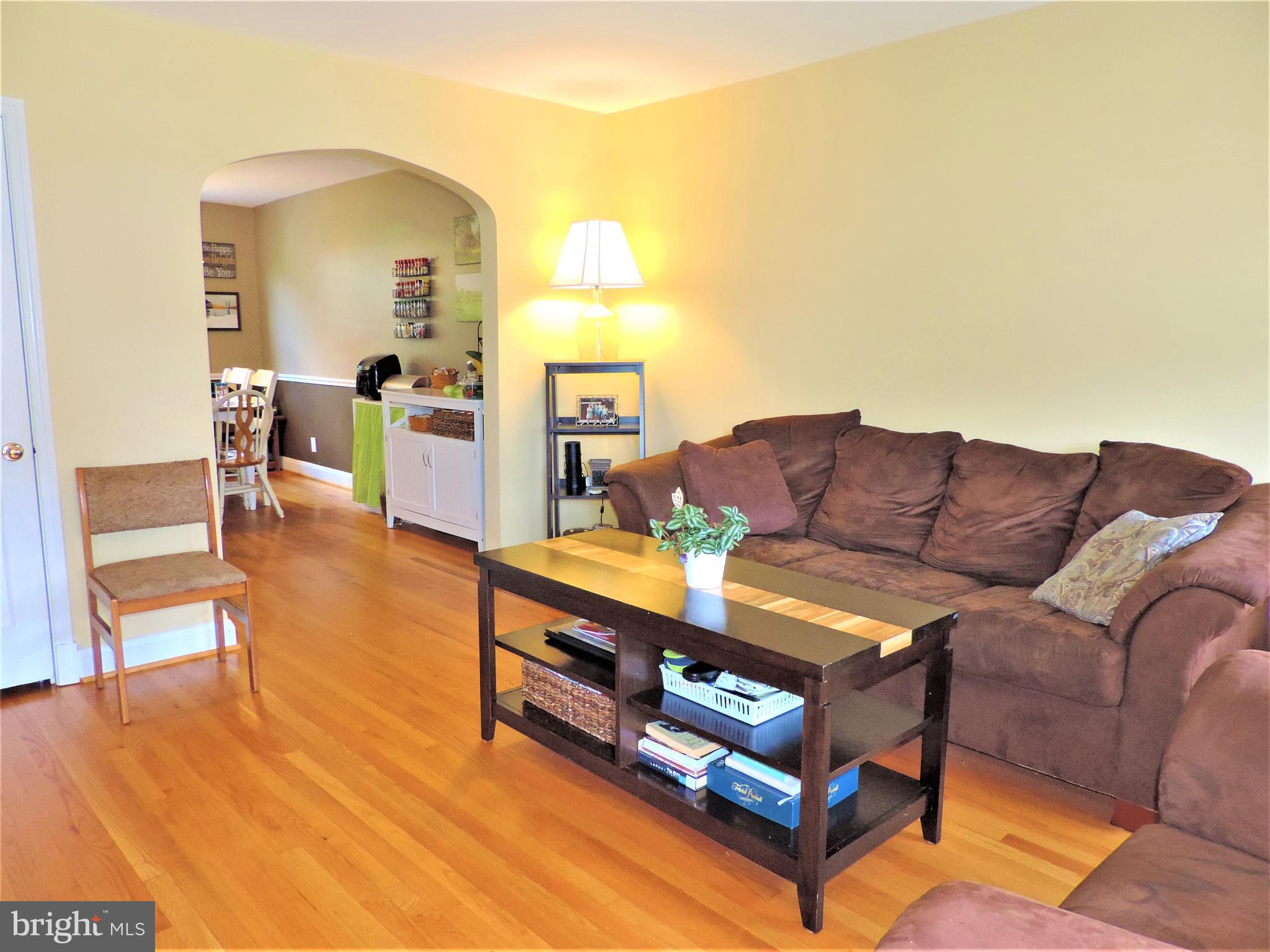 1030 Elm Road Baltimore, MD 21227 - Photo 3 of 22 Living Room