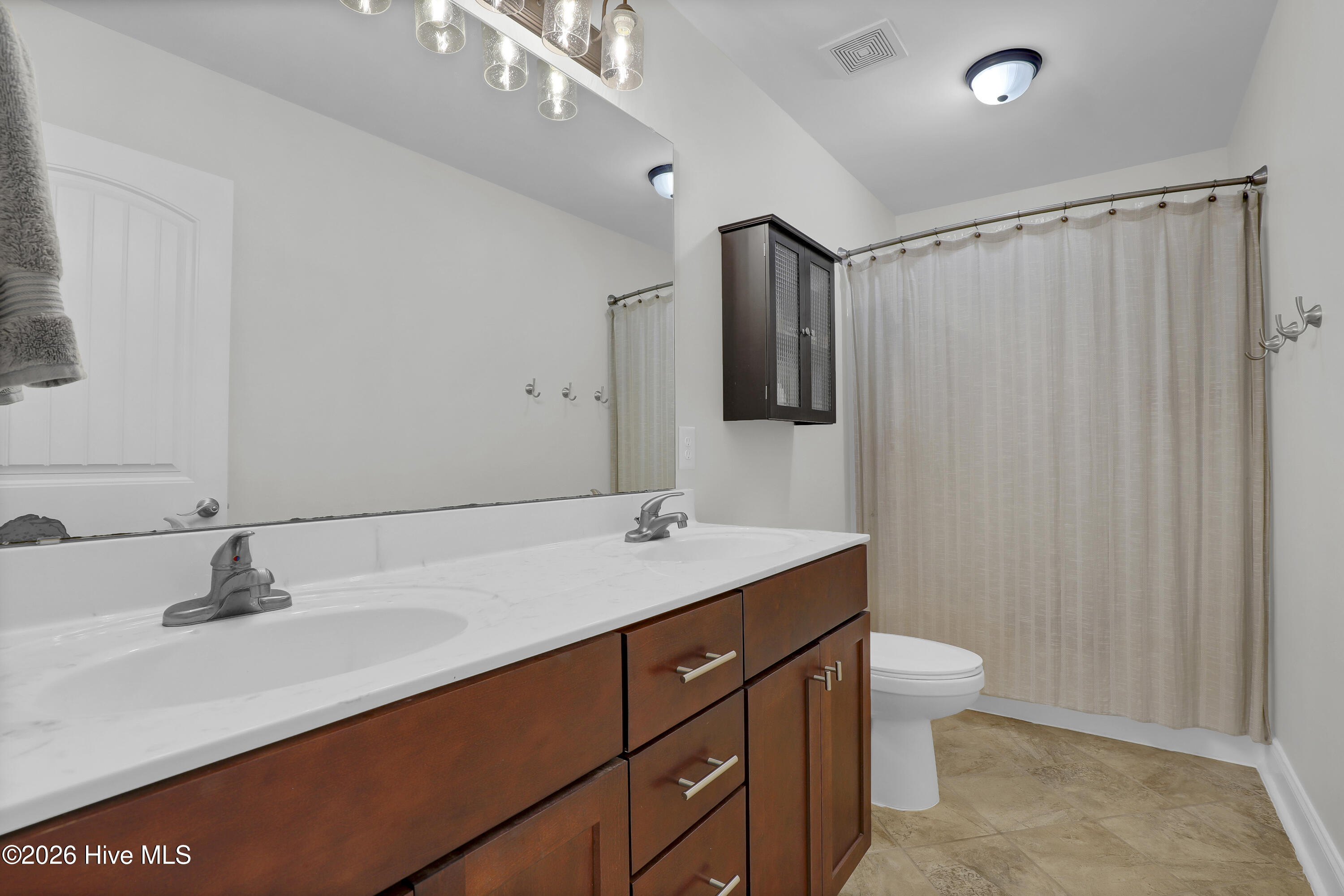 219 High Hill Road Jacksonville, NC 28540 - Photo 29 of 47 Bathroom 2