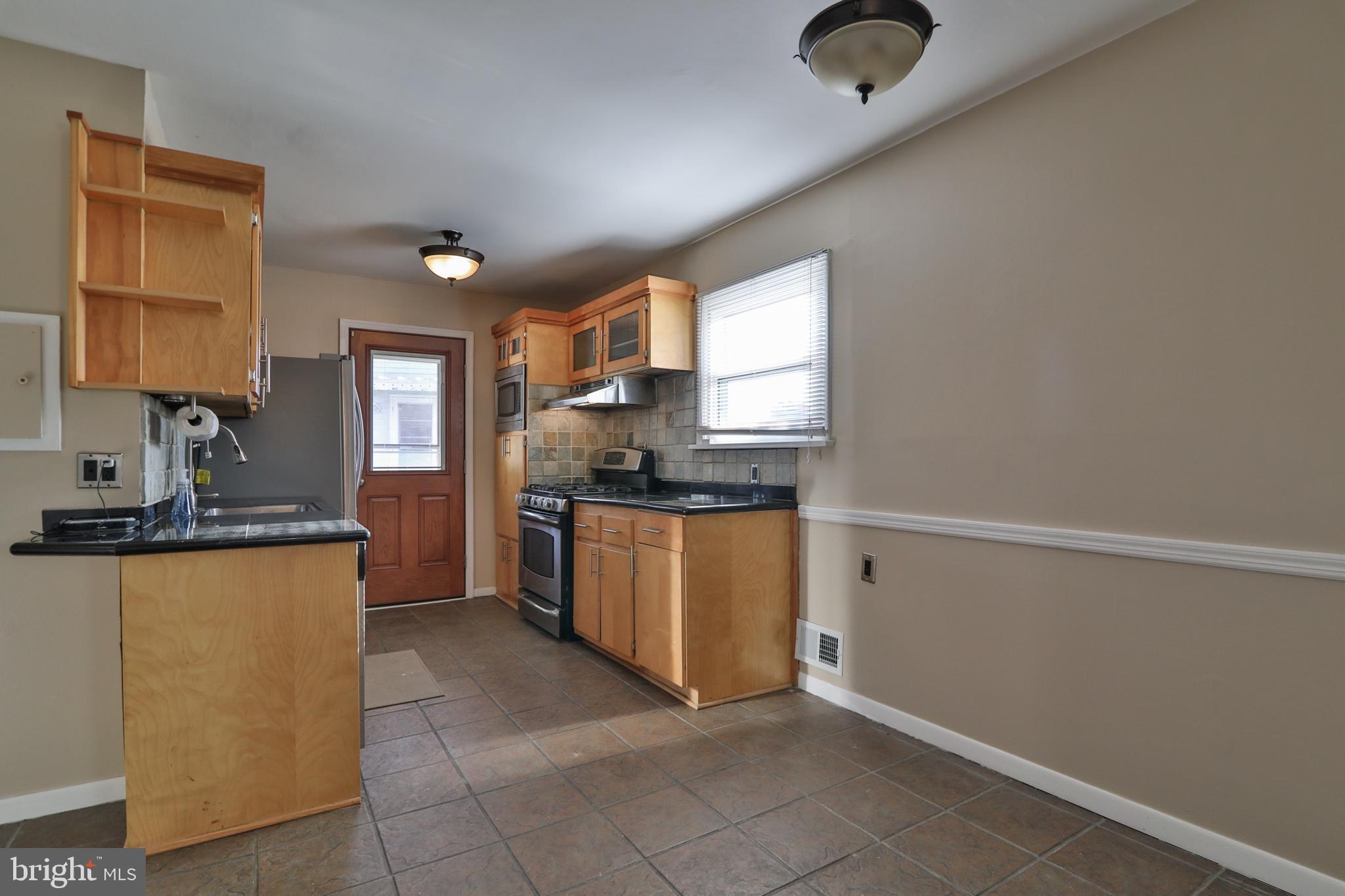 1588 Rudolph Drive Bethlehem, PA 18018 - Photo 13 of 47 Gallery Image 13