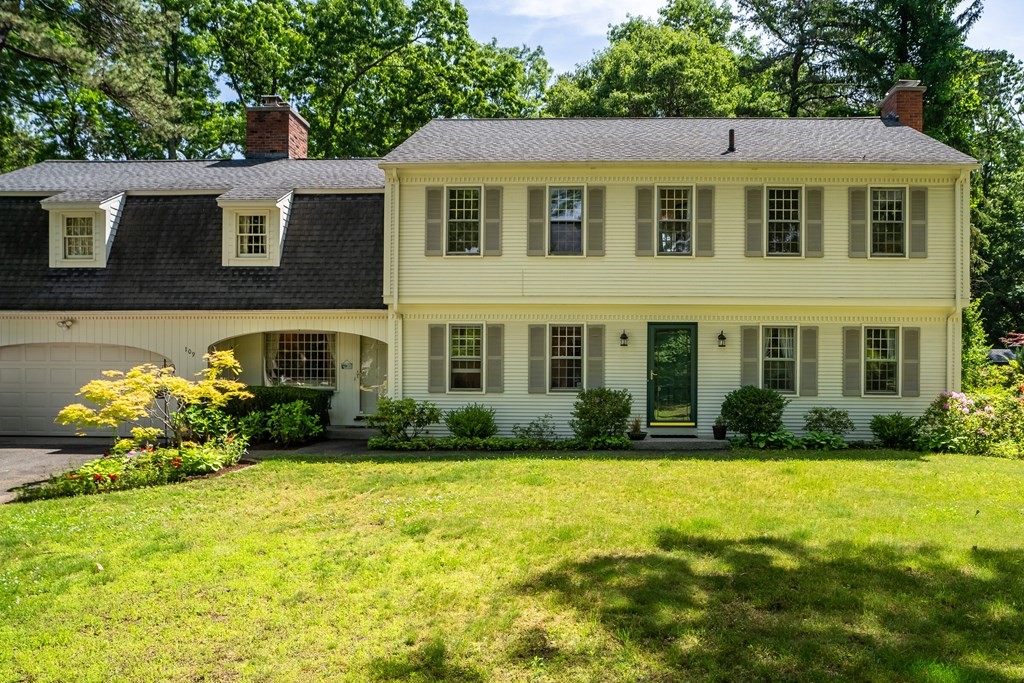 109 Concord Road Longmeadow, MA 01106 - Photo 2 of 41 Gallery Image 2