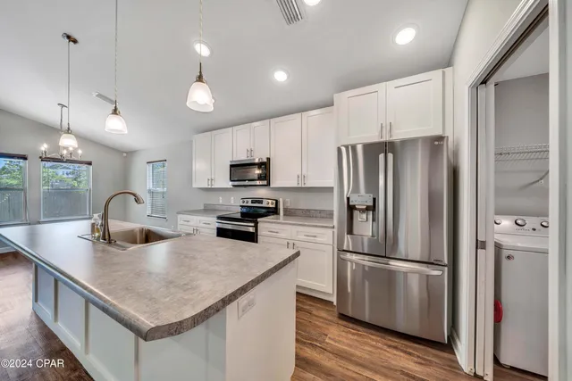 $2,300 | 205 Woodlawn Court, Panama City Beach, FL 32407