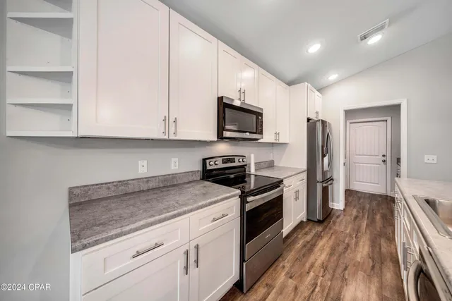 $2,300 | 205 Woodlawn Court, Panama City Beach, FL 32407