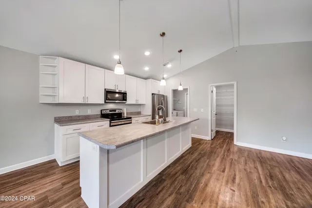 $2,300 | 205 Woodlawn Court, Panama City Beach, FL 32407