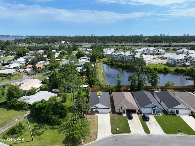 $2,300 | 205 Woodlawn Court, Panama City Beach, FL 32407