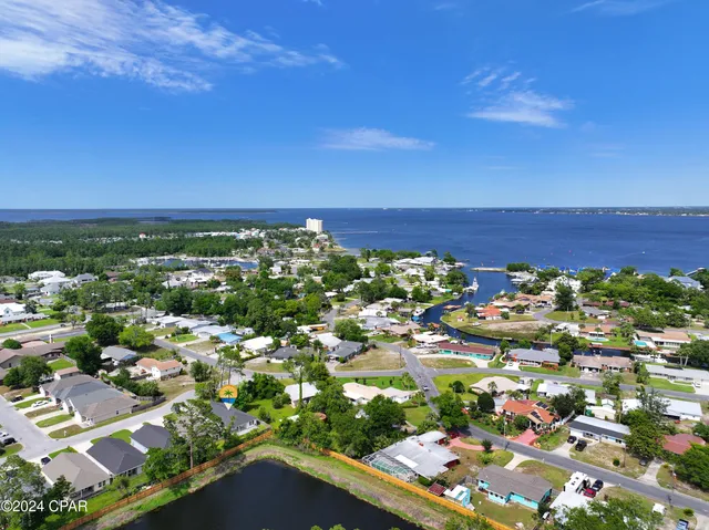 $2,300 | 205 Woodlawn Court, Panama City Beach, FL 32407