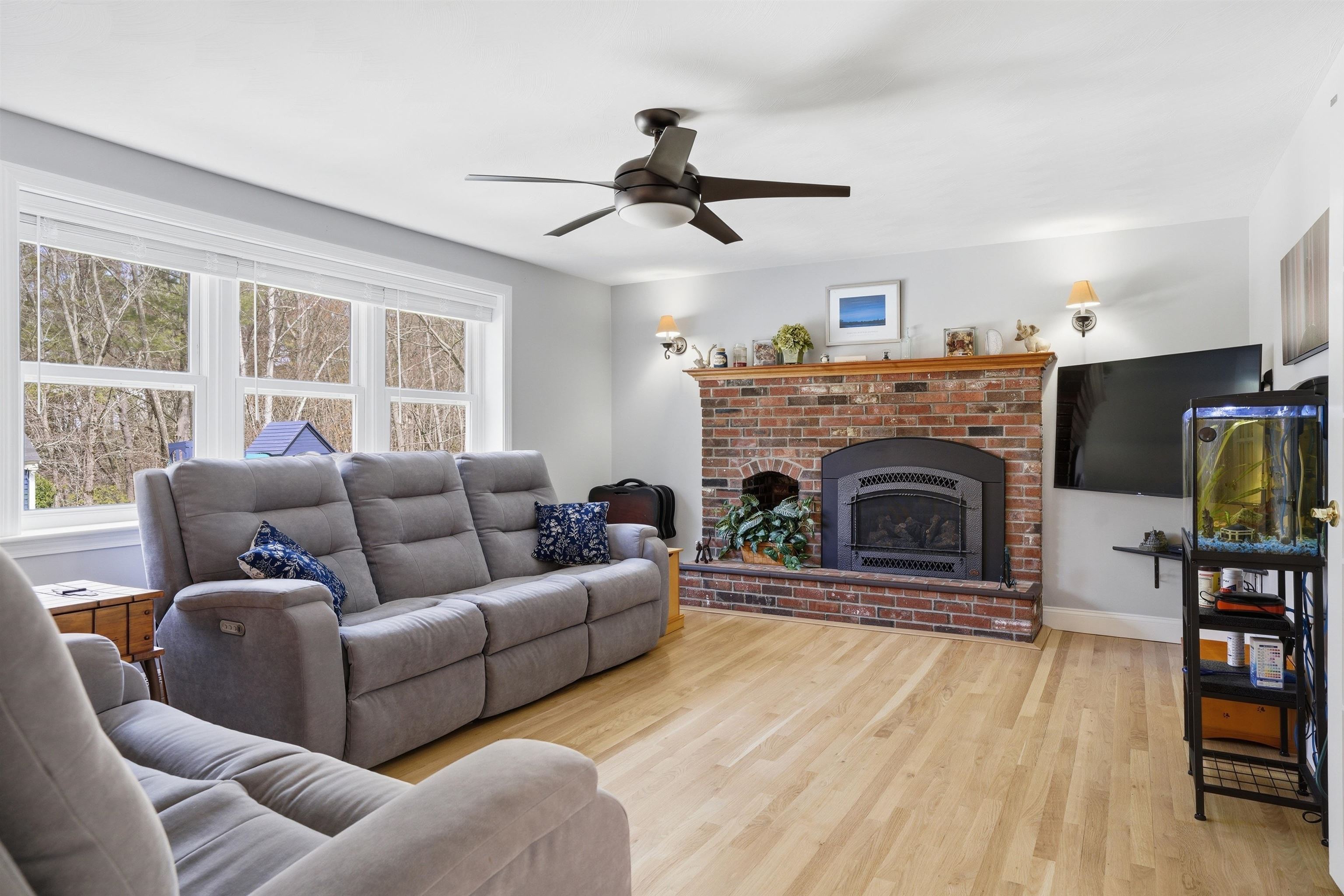 67 Forest Street Londonderry, NH 03053 - Photo 11 of 60