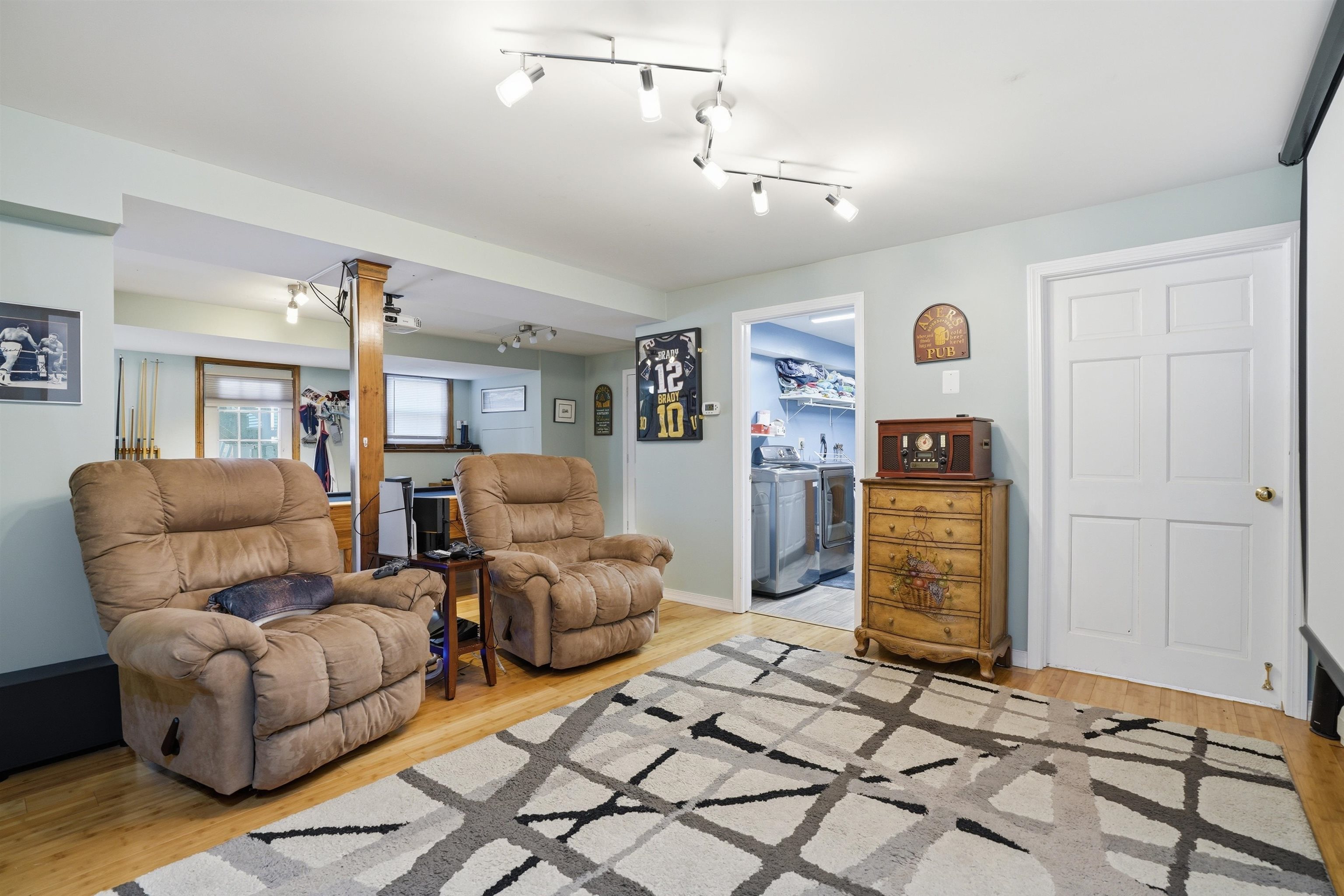 67 Forest Street Londonderry, NH 03053 - Photo 41 of 60