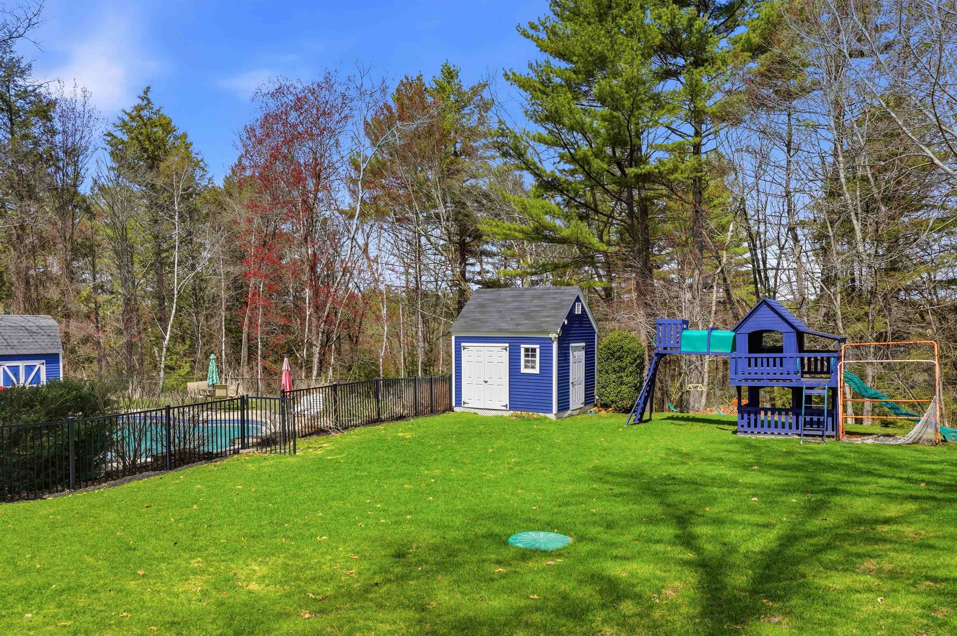 67 Forest Street Londonderry, NH 03053 - Photo 52 of 60