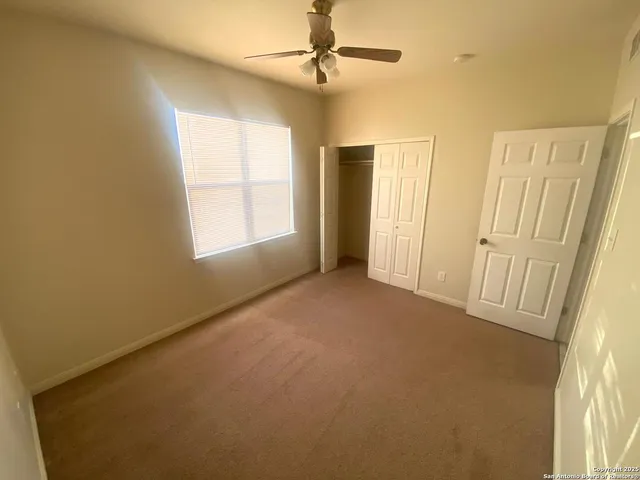 $950 | 506 Dukeway, Universal City, TX 78148