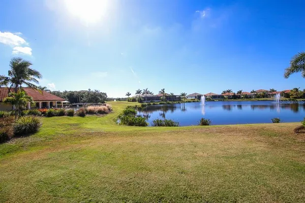 $4,900 | 5614 Title Row Drive, Bradenton, FL 34210