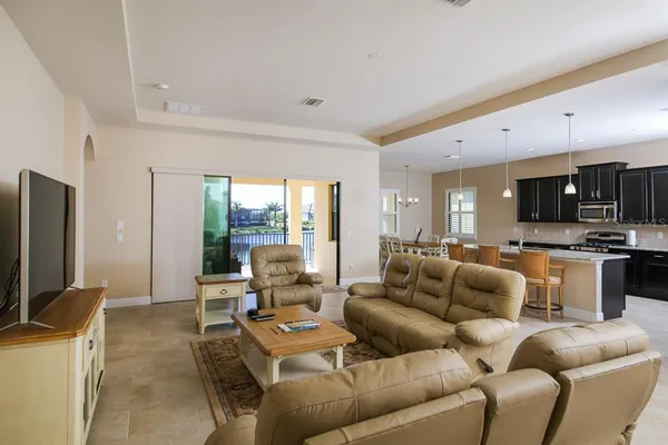 $4,900 | 5614 Title Row Drive, Bradenton, FL 34210