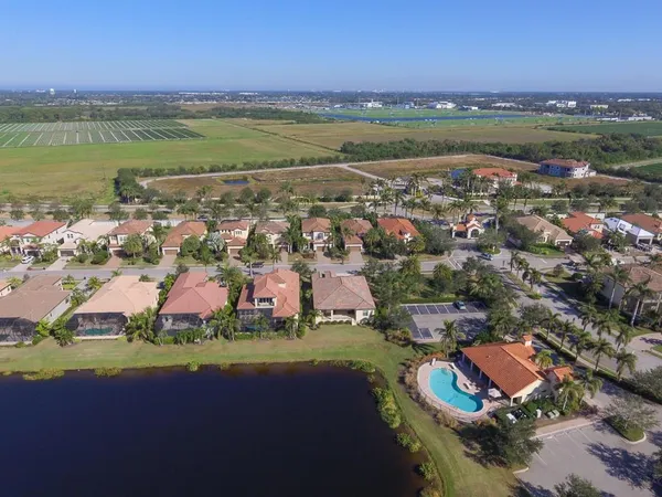 $4,900 | 5614 Title Row Drive, Bradenton, FL 34210