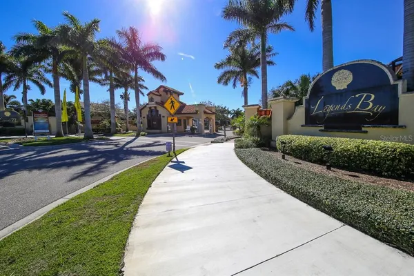 $4,900 | 5614 Title Row Drive, Bradenton, FL 34210