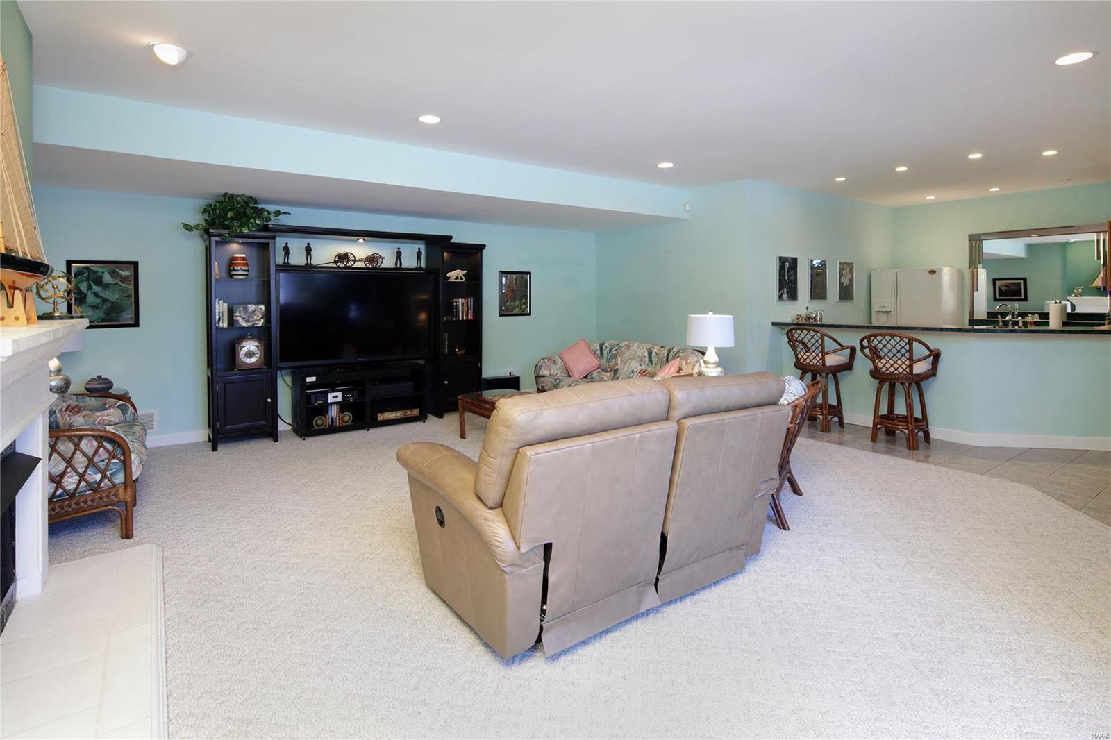 242 Cornwall Weldon Spring, MO 63304 - Photo 20 of 27 Gallery Image 20