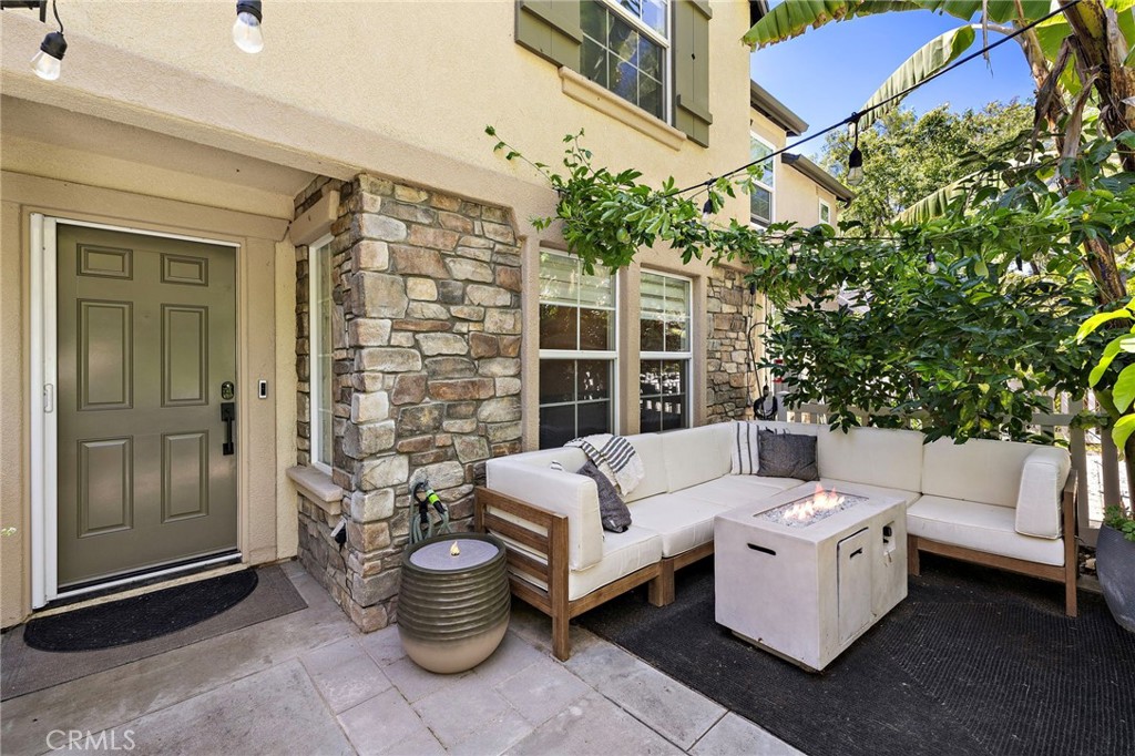 90 Three Vines Court Ladera Ranch, CA 92694 - Photo 2 of 28