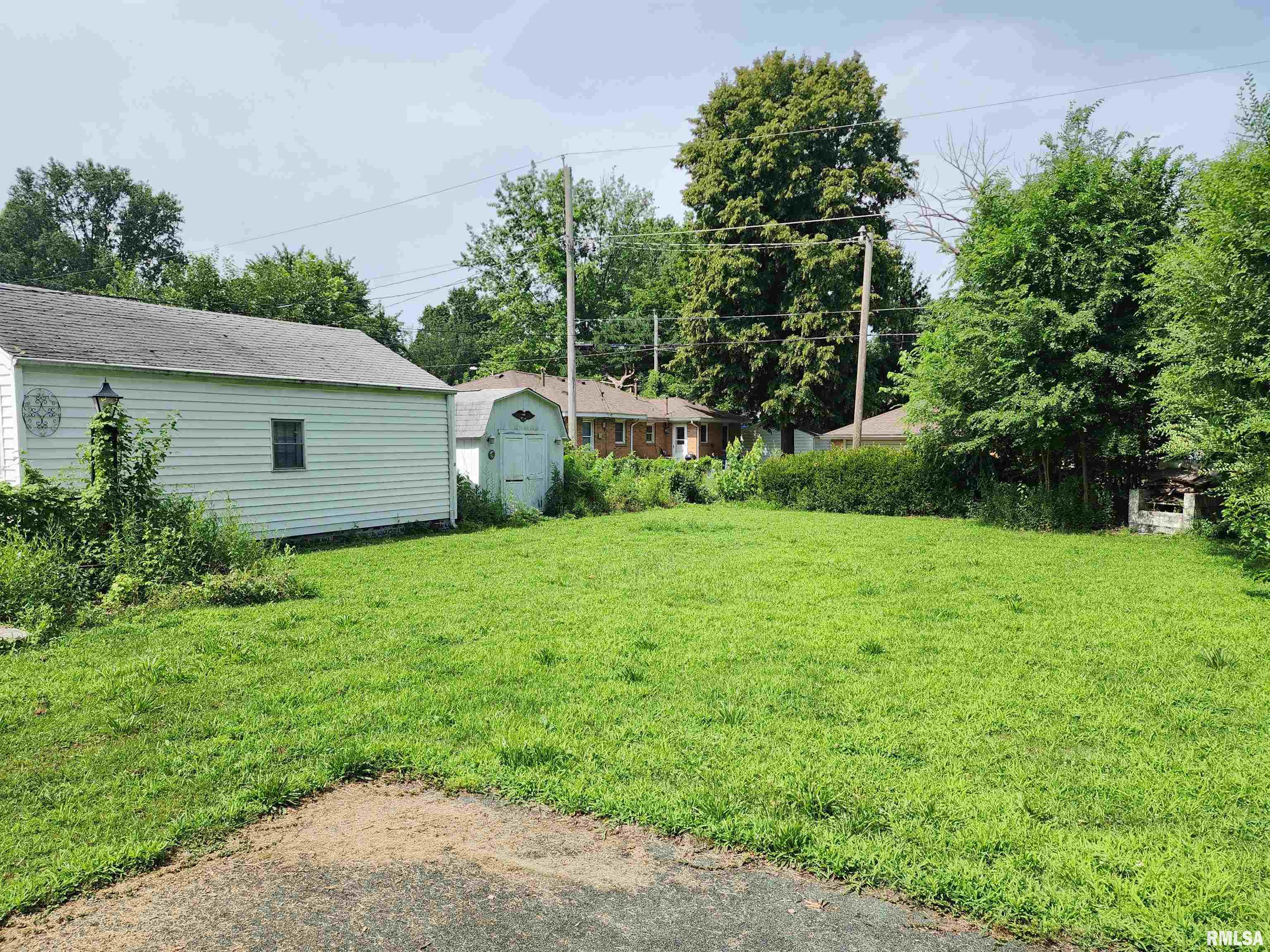 2537 Holmes Avenue Springfield, IL 62704 - Photo 4 of 34