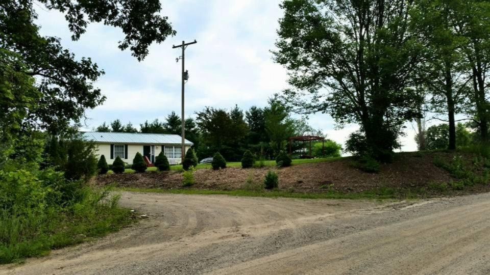 31798 Crane Road Sturgis, MI 49091 - Photo 3 of 30 1908193_10202938592466080_40989625792488