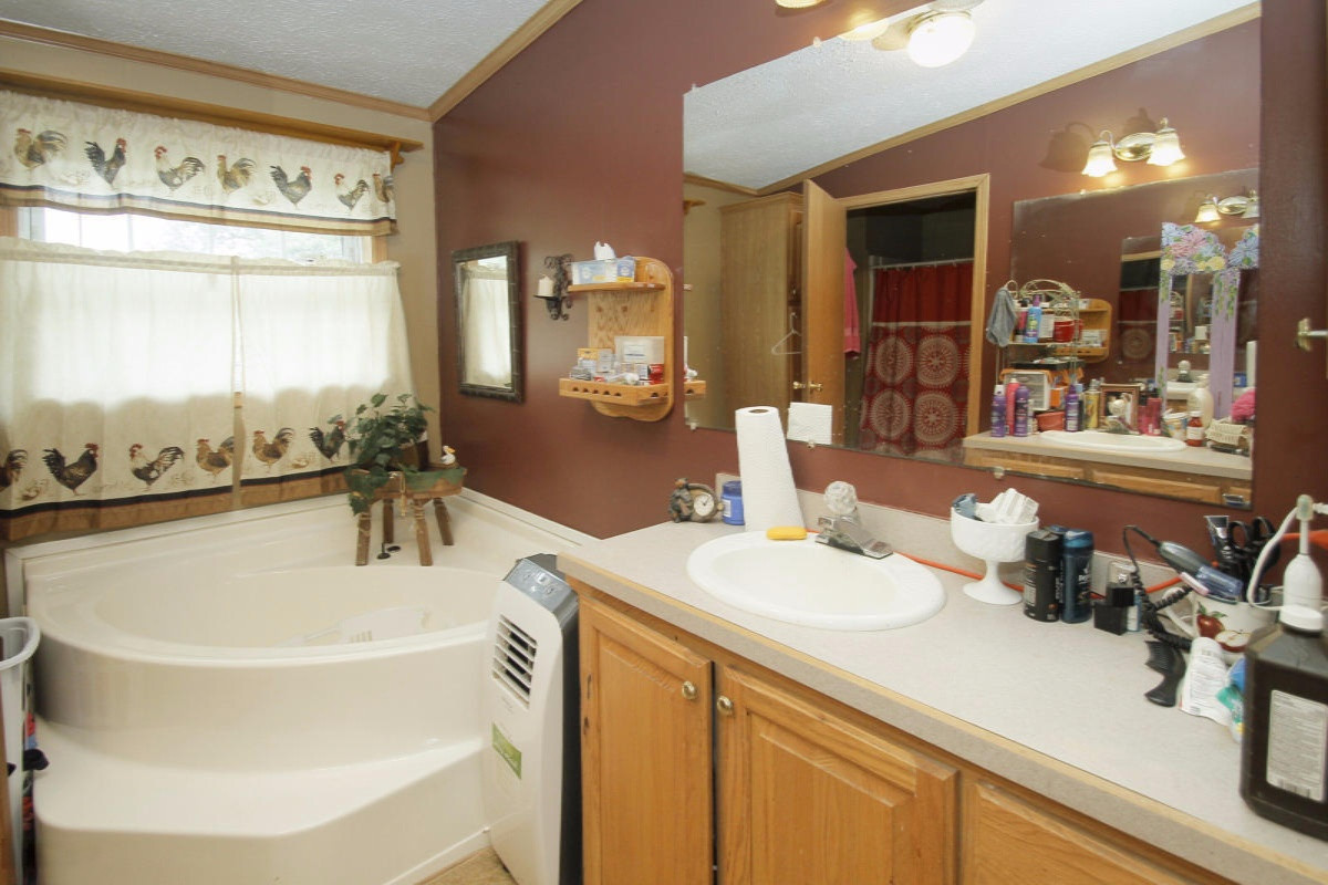 31798 Crane Road Sturgis, MI 49091 - Photo 9 of 30 15034114_09