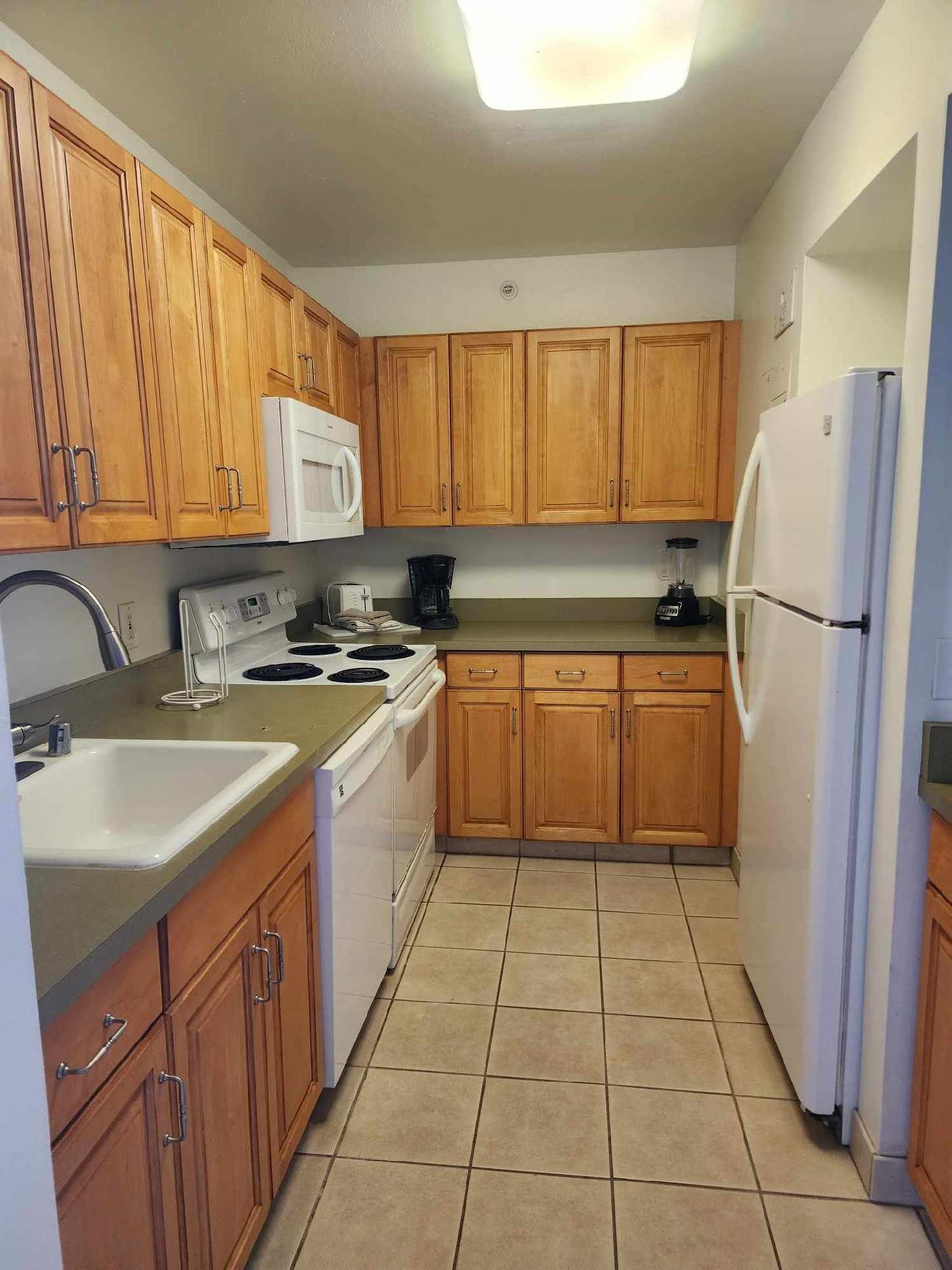 4327 Lower Honoapiilani Road, Unit 702 Lahaina, HI 96761 - Photo 3 of 11 Gallery Image 3