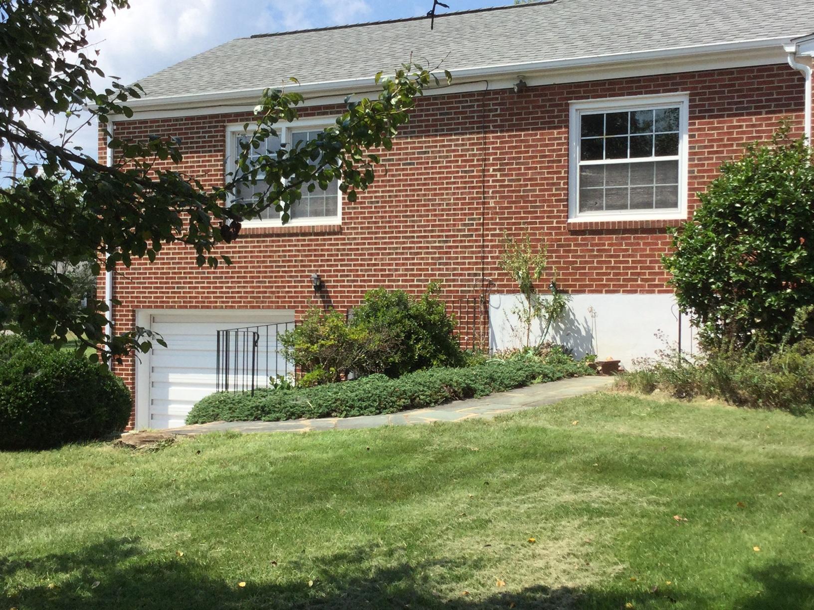 6803 Dallas Road Roanoke, VA 24019 - Photo 4 of 19 IMG_0331