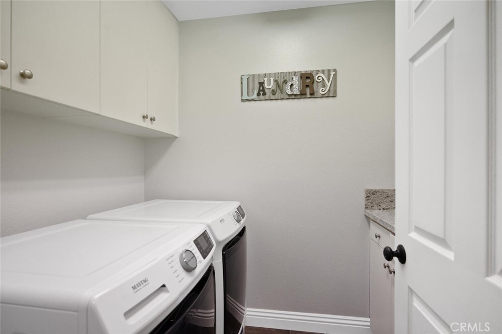 30177 Sagecrest Way Castaic, CA 91384 - Photo 23 of 54 a utility room with dryer and washer
