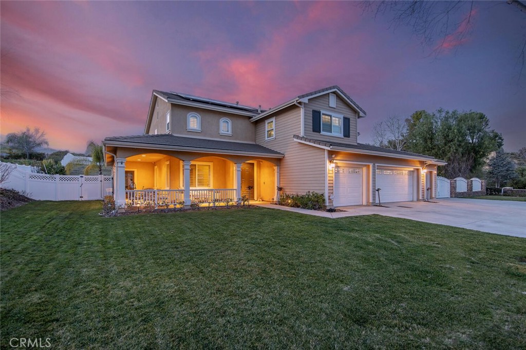 30177 Sagecrest Way Castaic, CA 91384 - Photo 47 of 54 a front view of a house with a garden