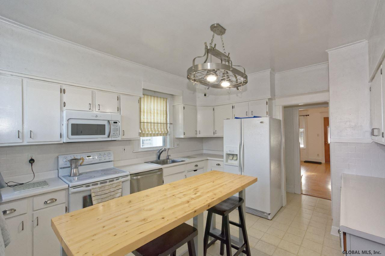 1049 Ardsley Road Schenectady, NY 12308 - Photo 12 of 40 Photo 12