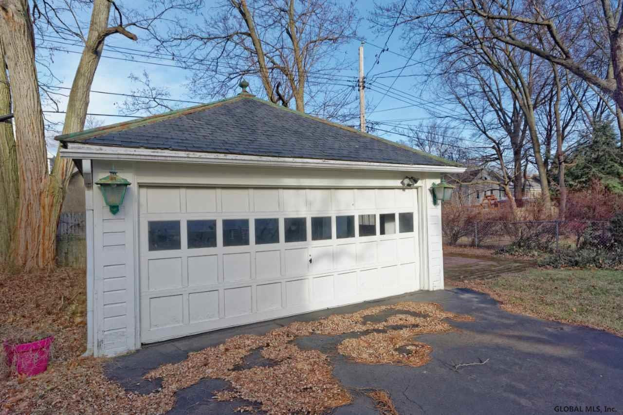1049 Ardsley Road Schenectady, NY 12308 - Photo 36 of 40 Photo 36