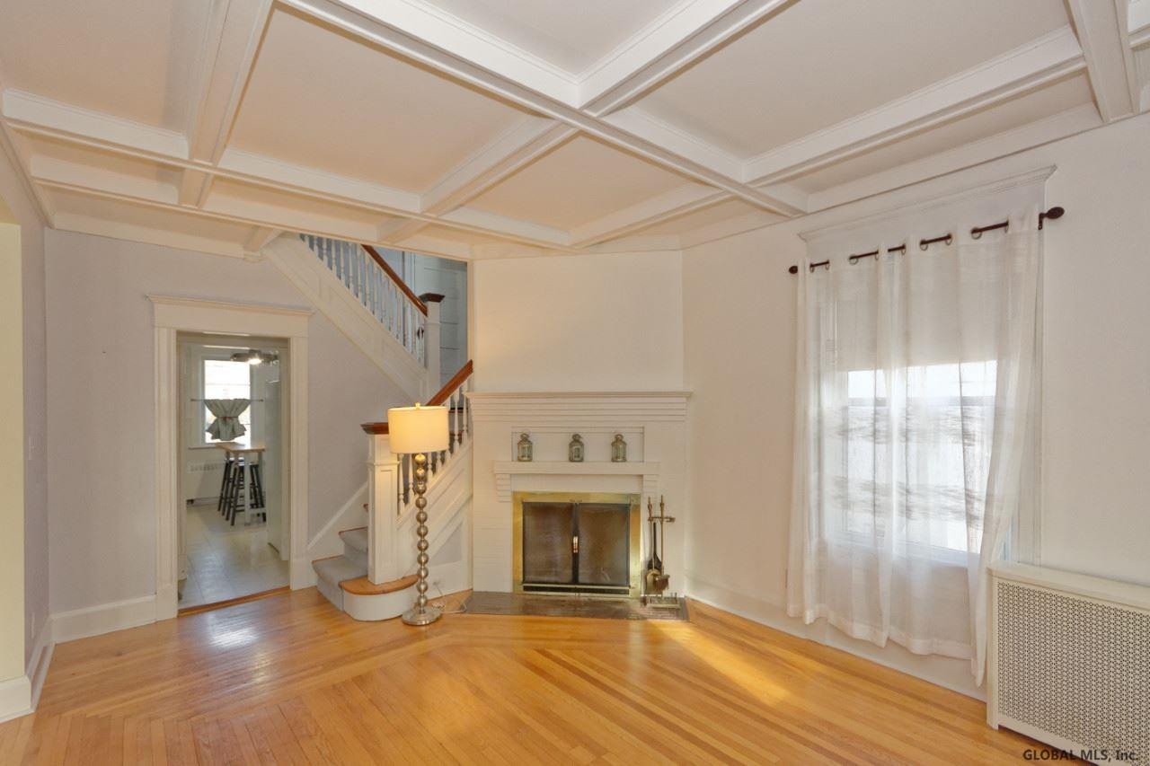 1049 Ardsley Road Schenectady, NY 12308 - Photo 4 of 40 Photo 4