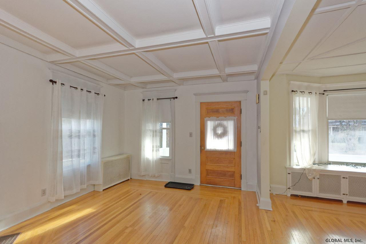 1049 Ardsley Road Schenectady, NY 12308 - Photo 5 of 40 Photo 5