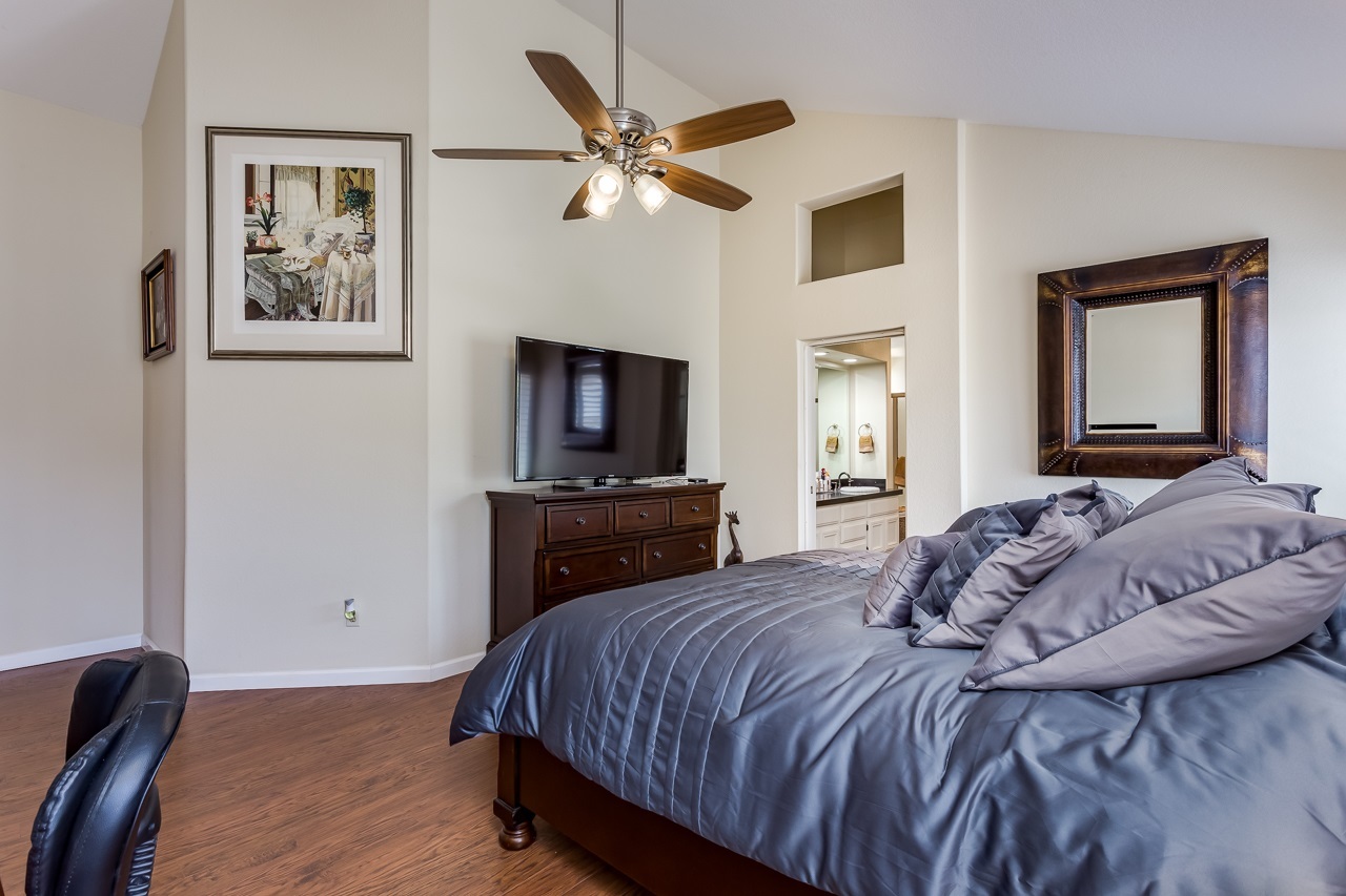 4827 Galicia Way Oceanside, CA 92056 - Photo 17 of 25