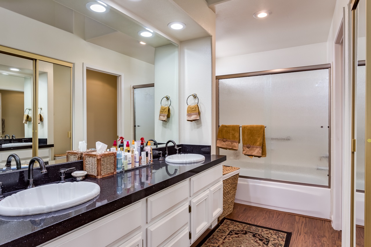 4827 Galicia Way Oceanside, CA 92056 - Photo 18 of 25