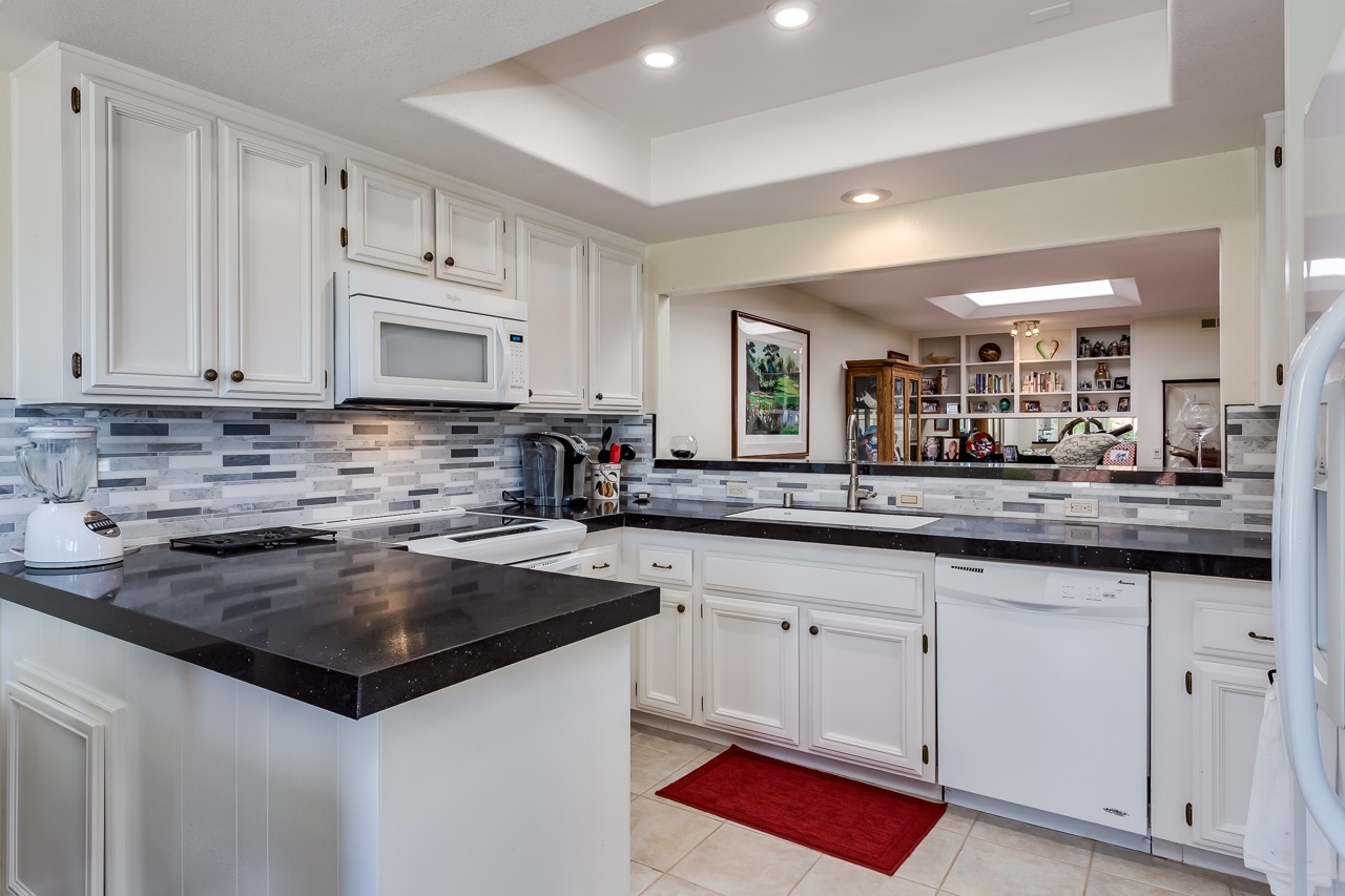 4827 Galicia Way Oceanside, CA 92056 - Photo 8 of 25