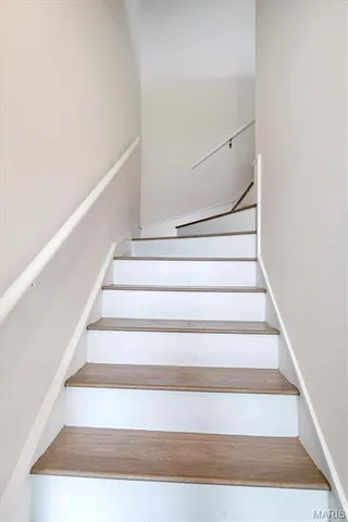 $215,000 | 9003 Cardinal Terrace, St. Louis, MO 63144