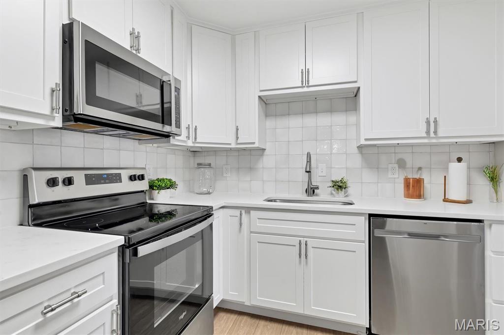 9003 Cardinal Terrace St. Louis, MO 63144 - Photo 7 of 19