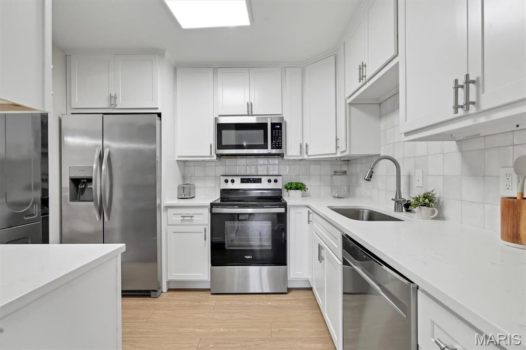 9003 Cardinal Terrace St. Louis, MO 63144 - Photo 8 of 19