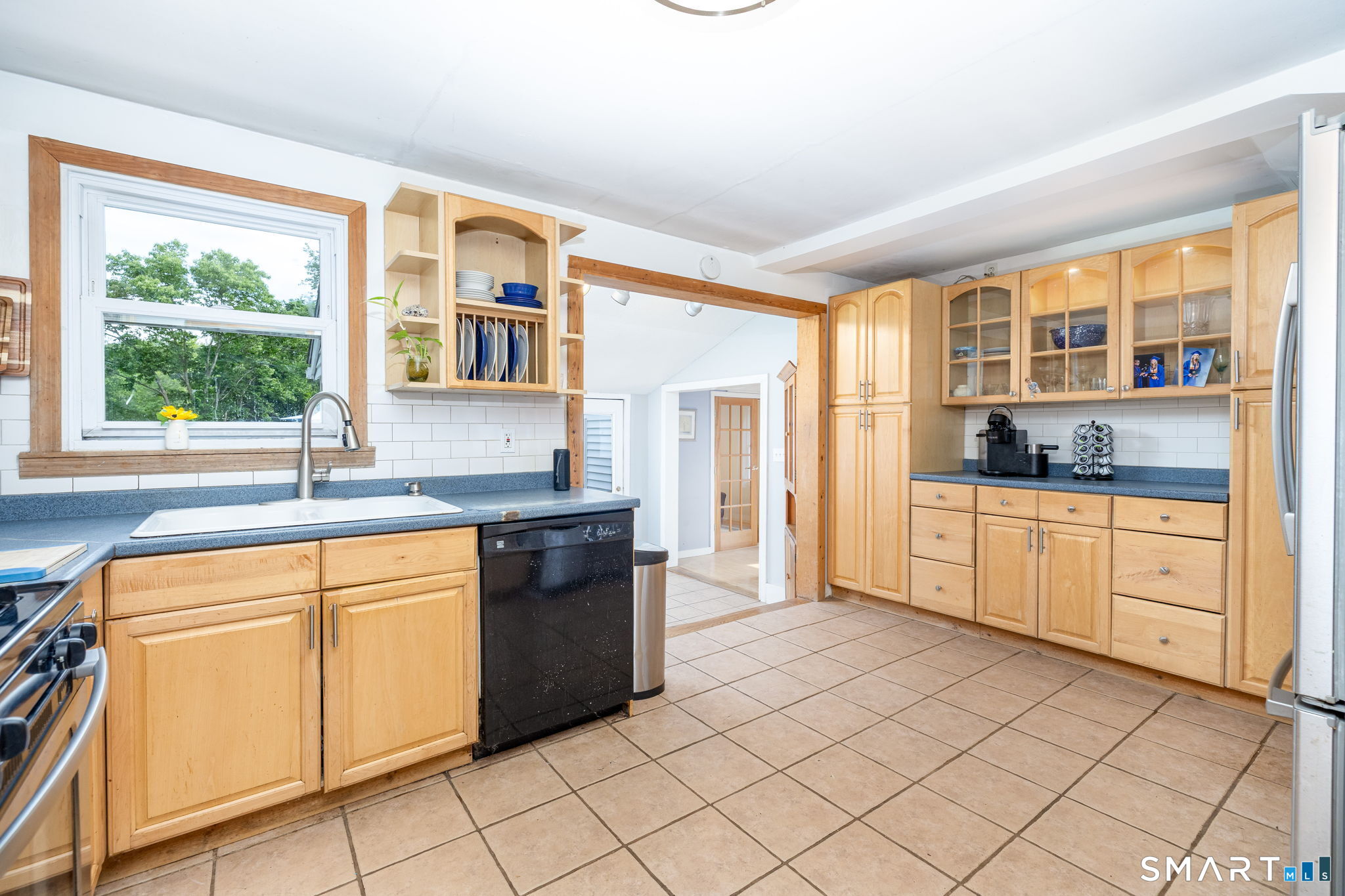 32 Belvedere Road North Haven, CT 06473 - Photo 5 of 40