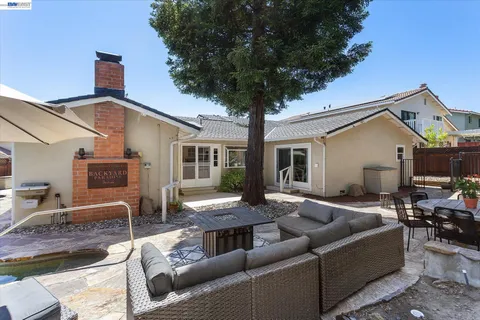 $1,579,000 | 5736 Medallion Court, Castro Valley, CA 94552