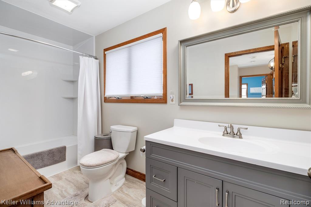 26275 Drake Road Farmington Hills, MI 48331 - Photo 25 of 67