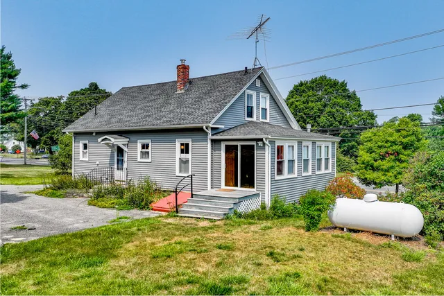 $270,000 | 17 Main Street, Albion, ME 04910
