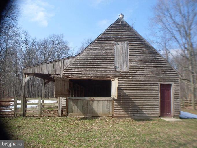 12725 Jesse Smith Road Mount Airy, MD 21771 - Photo 27 of 28 A barn in your back yard
