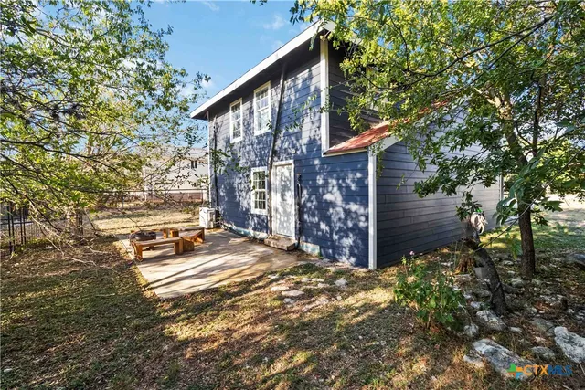 $2,250 | 2495 Lakeshore Drive, Canyon Lake, TX 78133