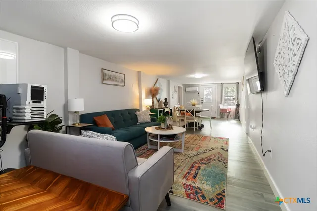 $2,250 | 2495 Lakeshore Drive, Canyon Lake, TX 78133