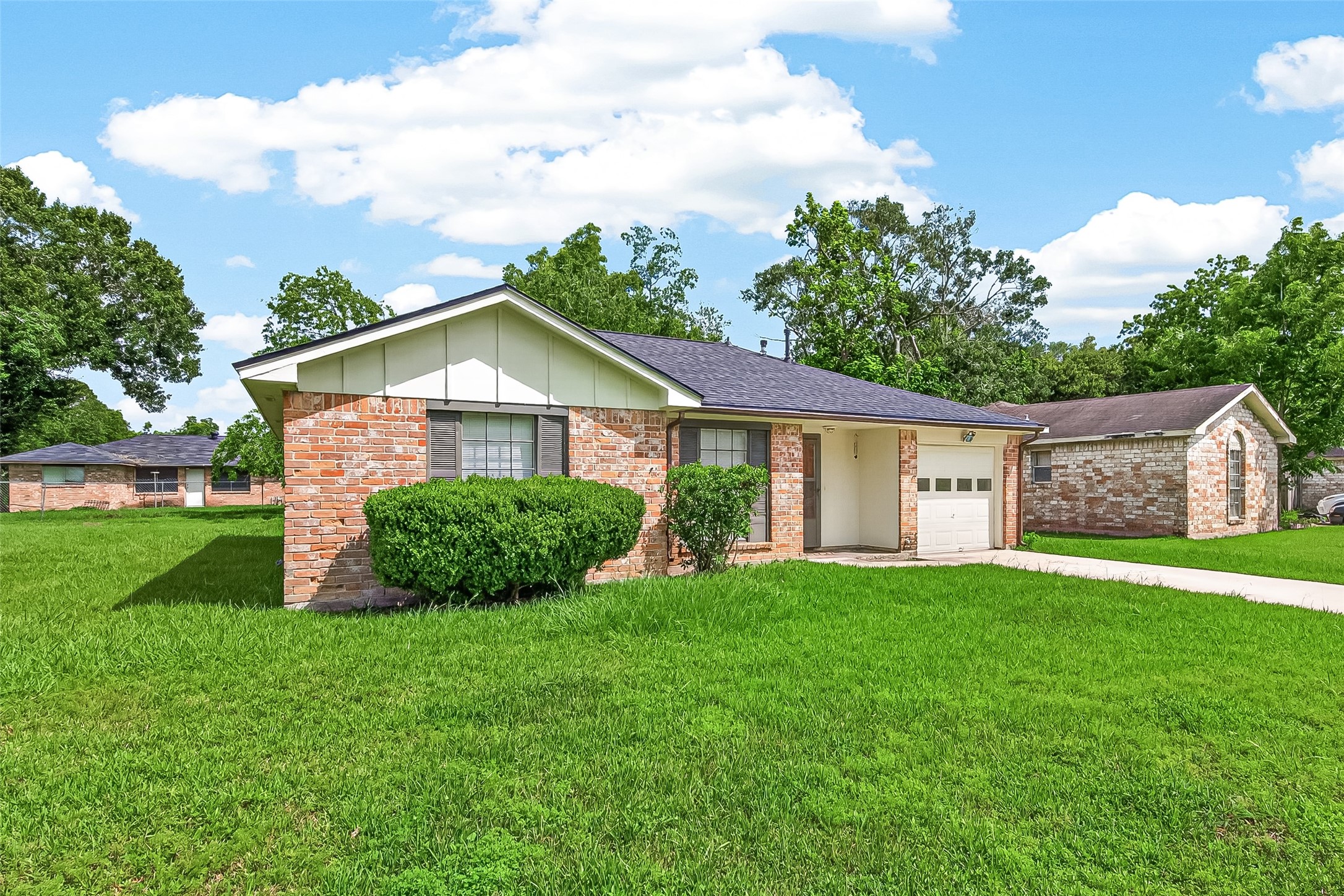 5319 Ridge Turn Drive Houston, TX 77053 - Photo 3 of 38